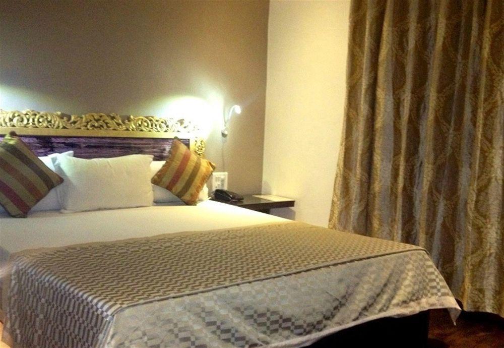 Fabhotel Prime Sarin Inn Heritage فاراناسي المظهر الخارجي الصورة