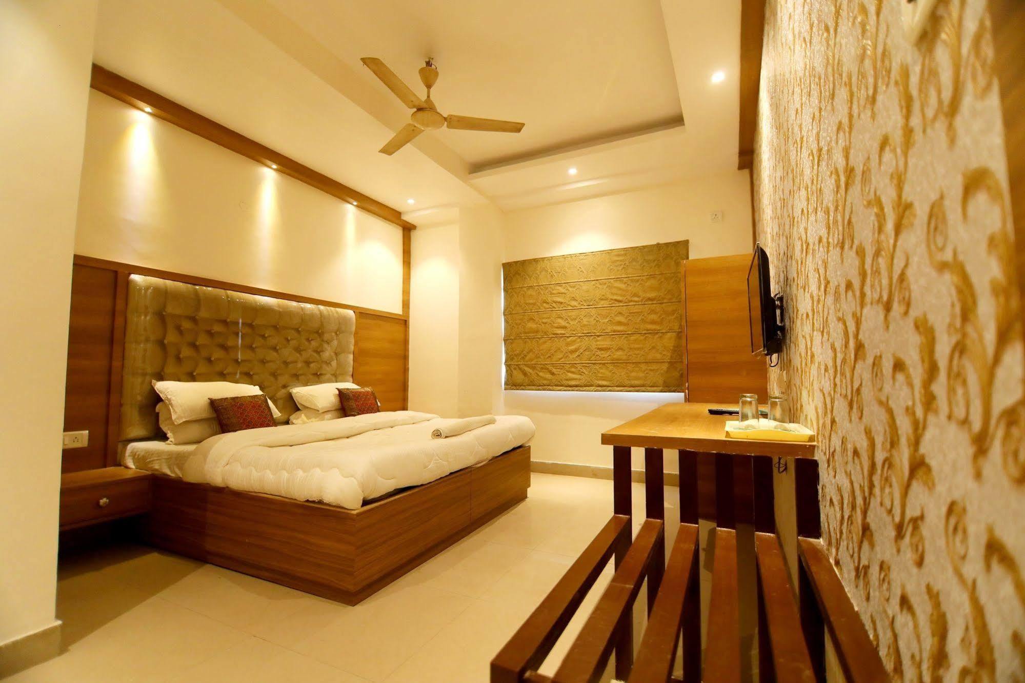 Fabhotel Prime Sarin Inn Heritage فاراناسي المظهر الخارجي الصورة